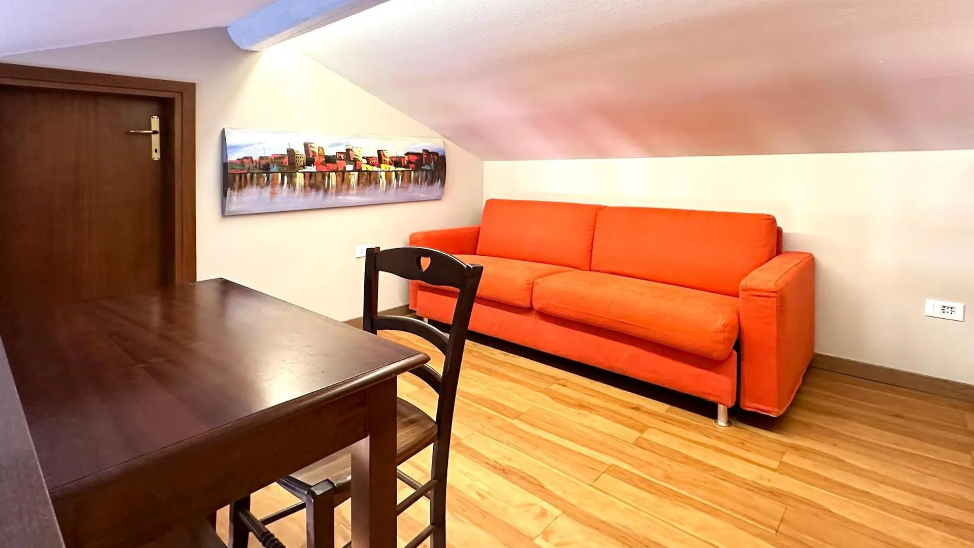 Int 18 - Suite Lorenzo Bologna Italy