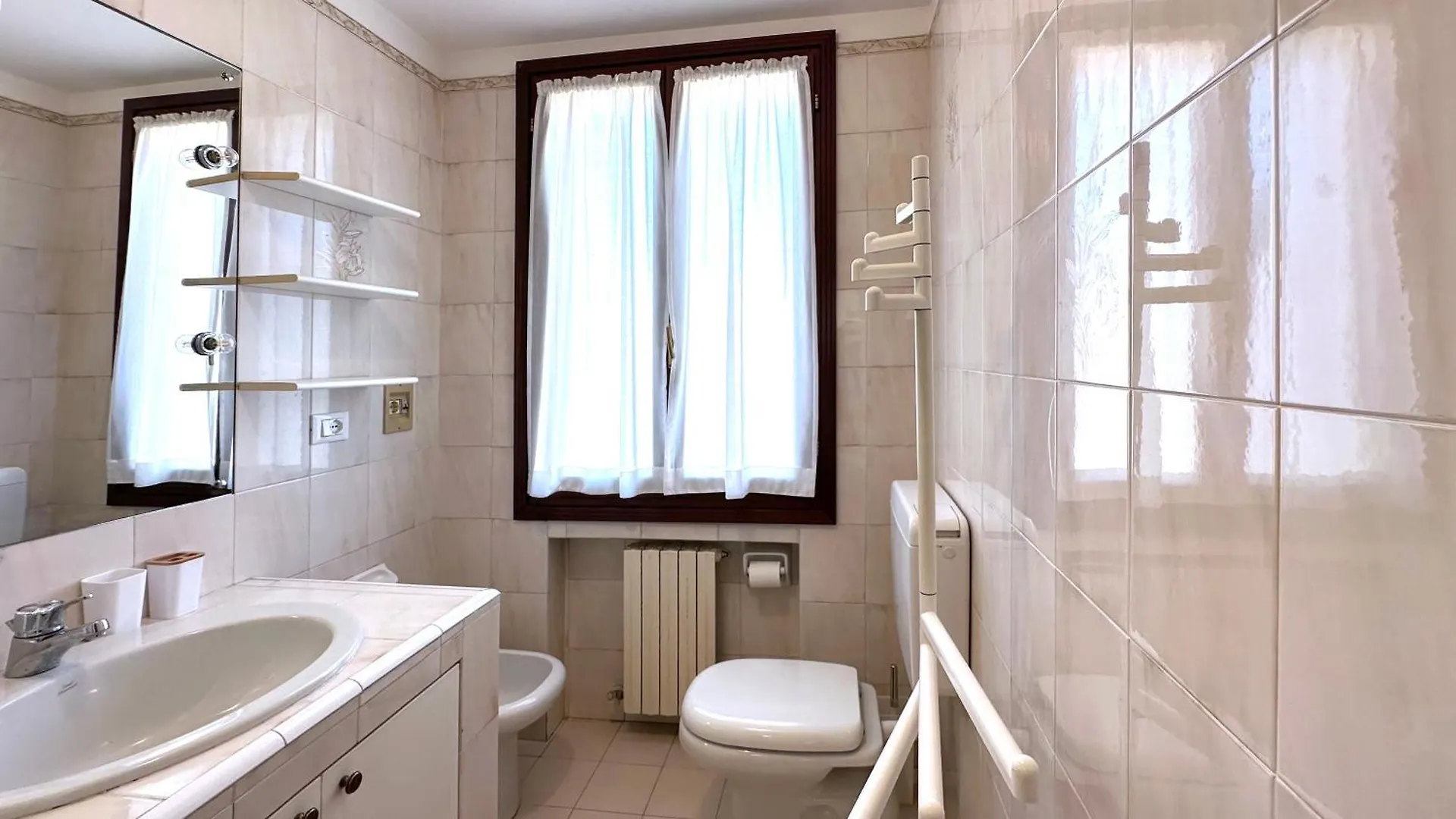 Int 18 - Suite Lorenzo Bologna