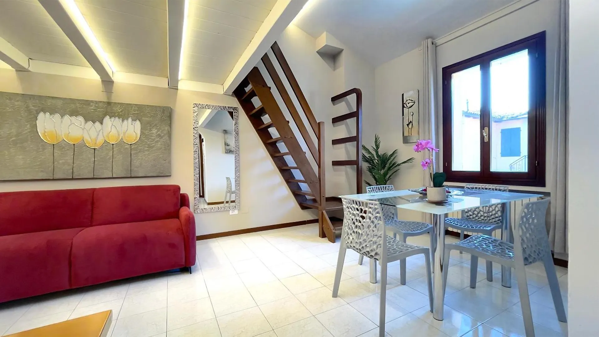 Int 18 - Suite Lorenzo Bologna 0*,  Italy